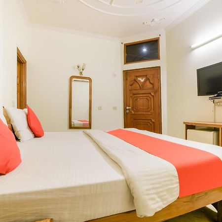Super Hotel O Blue Sapphire Delhi Új-Delhi Kültér fotó